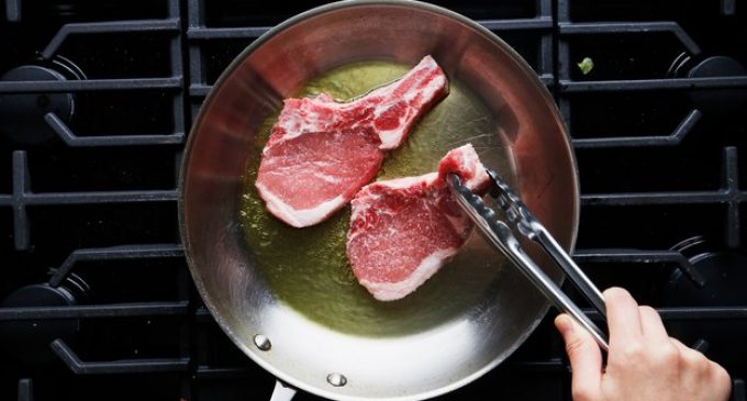 Never Have Dry Pork Chops Again With This Master Chef Kitchen Tip