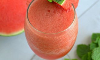 Combine Frozen Wine With Watermelon For One Indulgent Drink!
