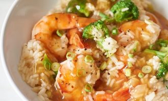 This Shrimp, Broccoli and Rice Casserole Has an Asian-Inspired Honey-Garlic Sauce