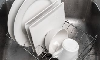 Don’t Make This One Mistake When Hand Washing Dishes