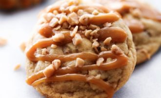These Caramel Toffee Pudding Cookies Are the Perfect Combination of Creamy and Crunchy