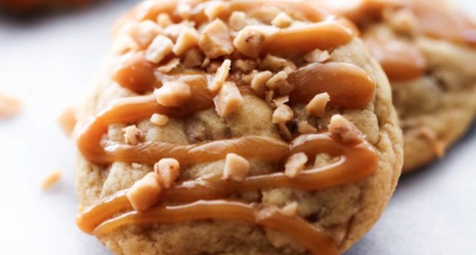 These Caramel Toffee Pudding Cookies Are the Perfect Combination of Creamy and Crunchy