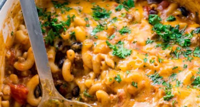 30 Minute One Pot Chili Mac and Cheese