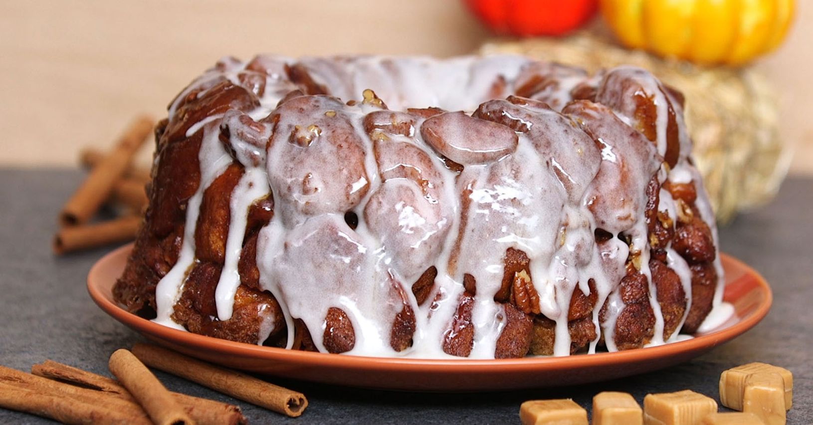 This Pumpkin Cinnamon Roll Monkey Bread Will Be The Star of The Show 