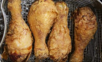 The Perfect Batter That Helps Fried Chicken Stay Crisp Without Burning!