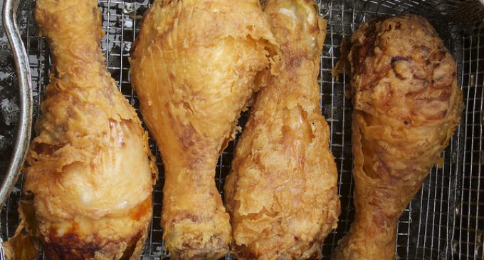 The Perfect Batter That Helps Fried Chicken Stay Crisp Without Burning!