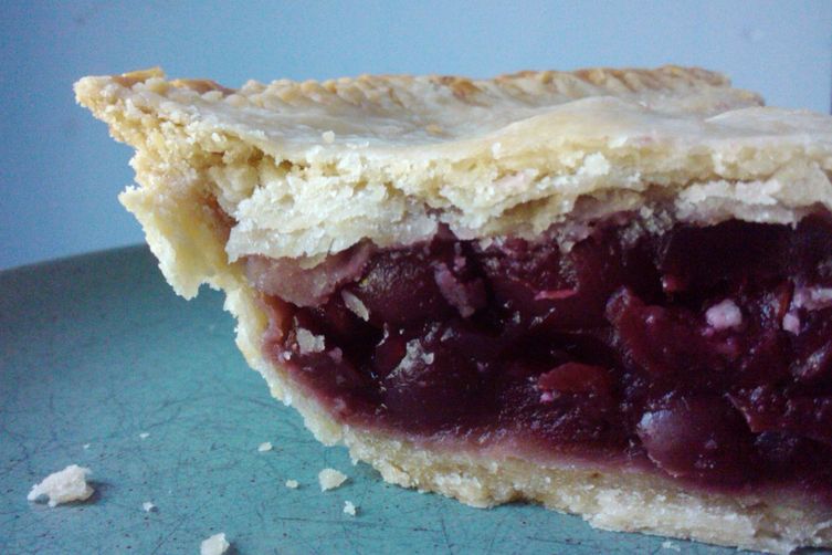 This Four Ingredient Pie Crust Will Win Over Everyone on Thanksgiving Recipe Station