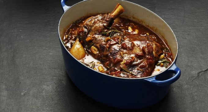 Forget Ham! This Christmas This Lamb Recipe Is What People Are Serving Up
