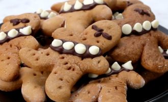 Gingerbread Wookie Cookies Just in Time For Star Wars