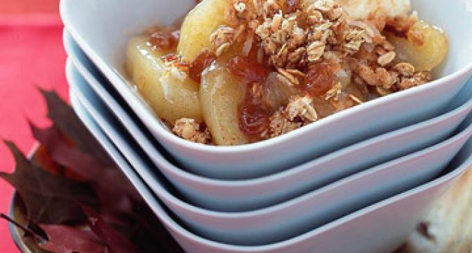 This Brown Sugar Apple Crumble Is Addicting From The First Bite