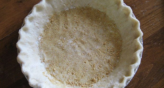 Never Struggle To Make A Pie Crust Again With This 4 Ingredient Recipe