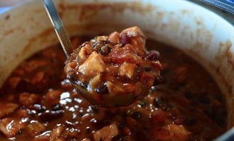 Chipotle Chicken Chili That’ll Bring Everyone Running To The Dinner Table