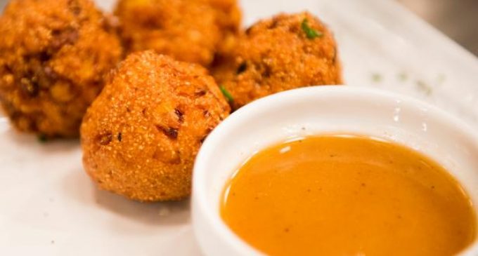 These Bacon Corn Hushpuppies With A Honey Sriracha Dipping Sauce Are The Perfect Treat