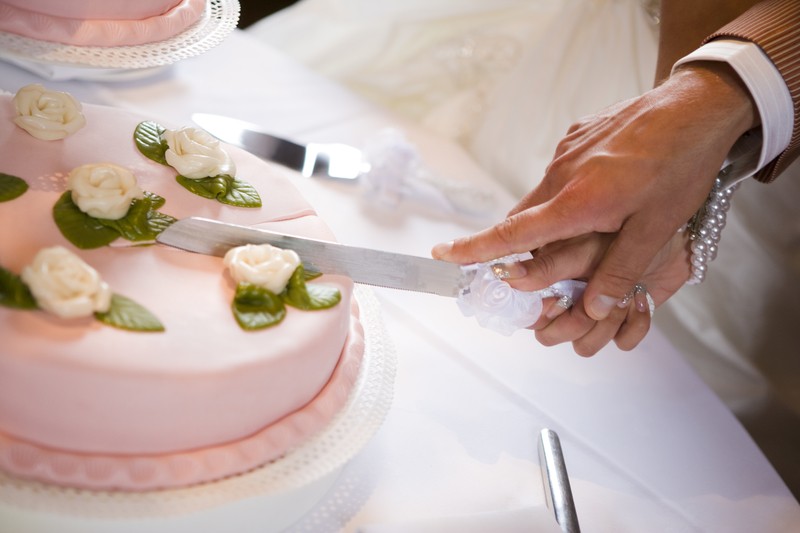 The Do’s & Do Not’s Of Freezing Wedding Cake Don’t Be Left With a Rock